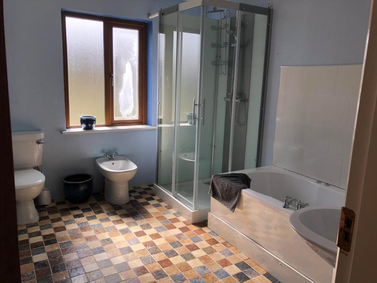 House With Sea Views Close To Beach With Wifi And Large Kitchen And Dining Ardnagreevagh ภายนอก รูปภาพ